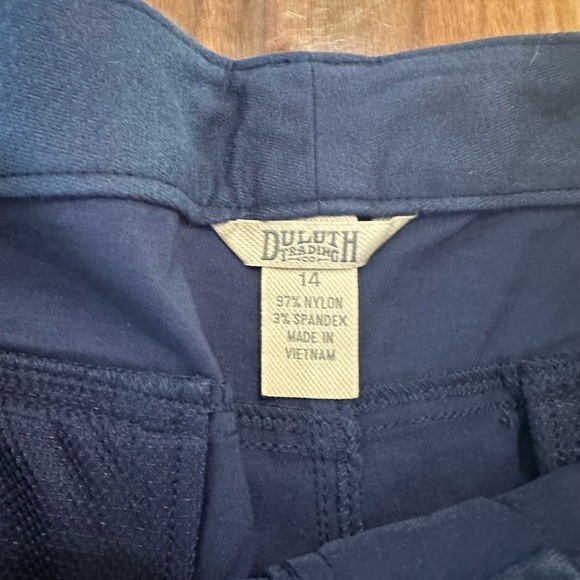 Women’s Duluth Dry on The Fly Shorts - Picture 2 of 3